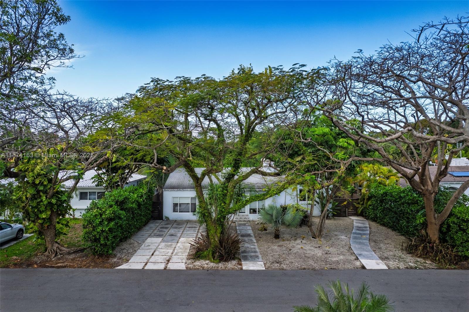 BAYSHORE PLAZA UNIT NO 2 - Residential