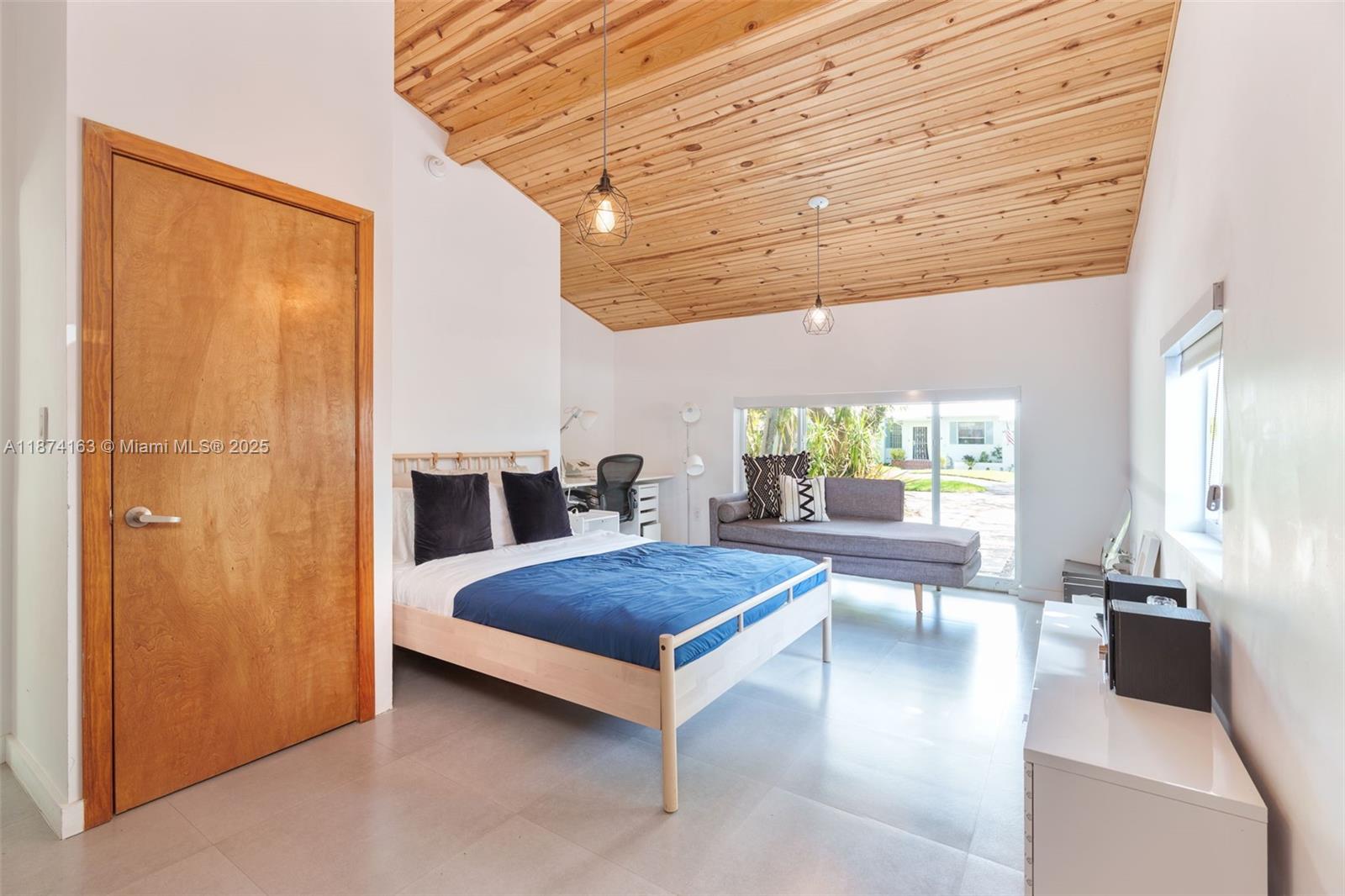 BAYSHORE PLAZA UNIT NO 2 - Residential