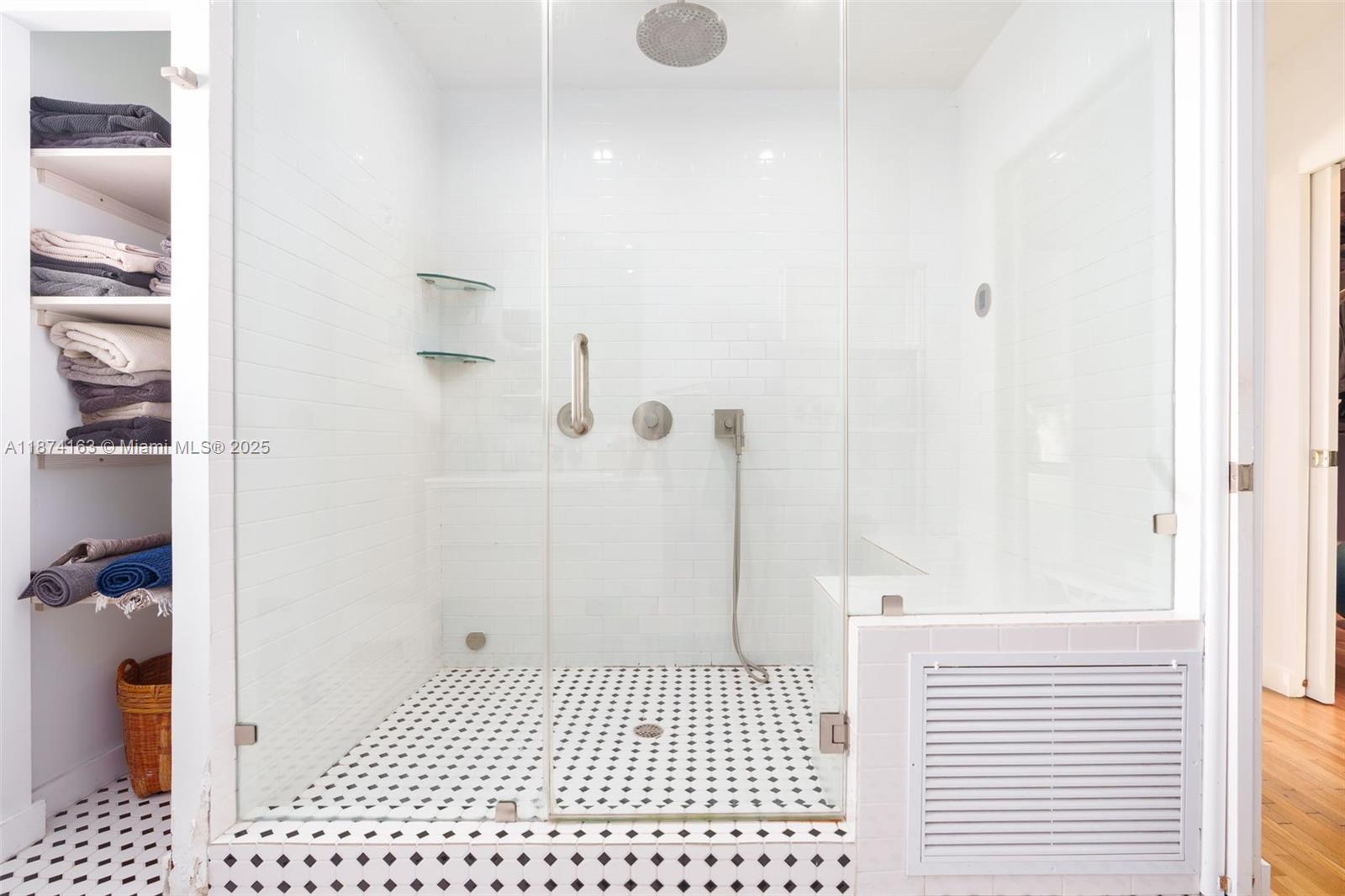 BAYSHORE PLAZA UNIT NO 2 - Residential