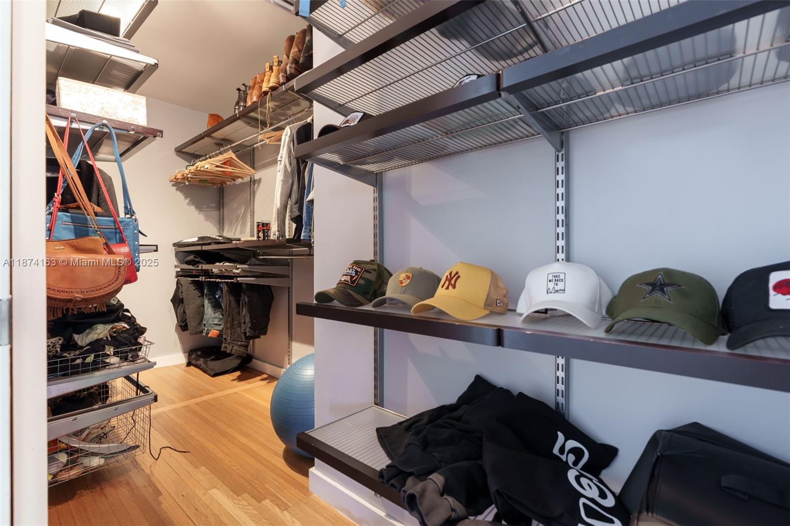 BAYSHORE PLAZA UNIT NO 2 - Residential