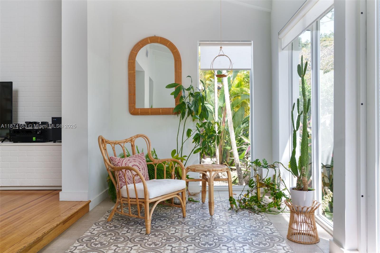 BAYSHORE PLAZA UNIT NO 2 - Residential