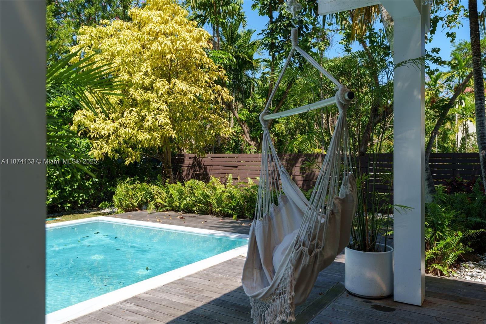 BAYSHORE PLAZA UNIT NO 2 - Residential