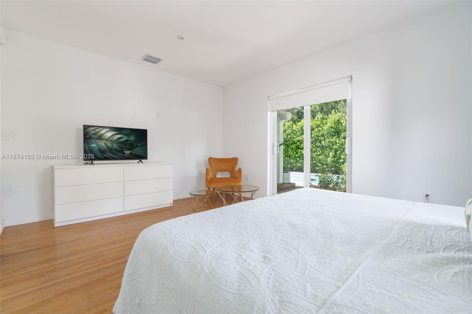 BAYSHORE PLAZA UNIT NO 2 - Residential