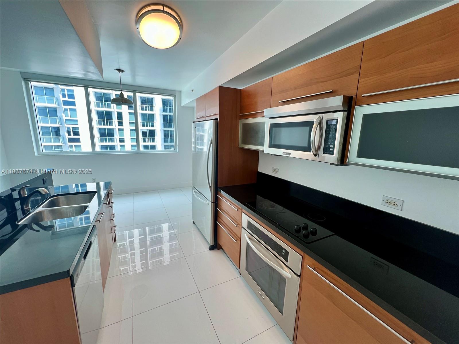 253 NE 2nd St 1808