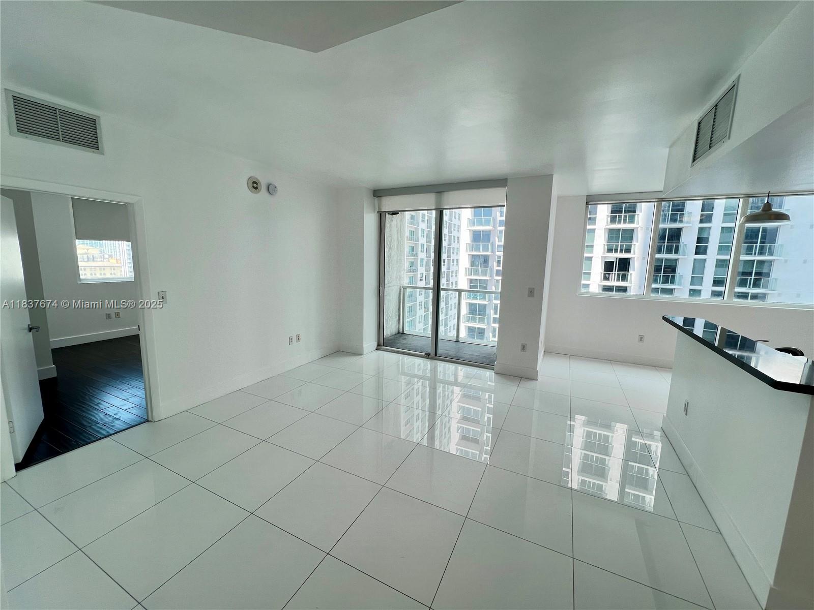 253 NE 2nd St 1808