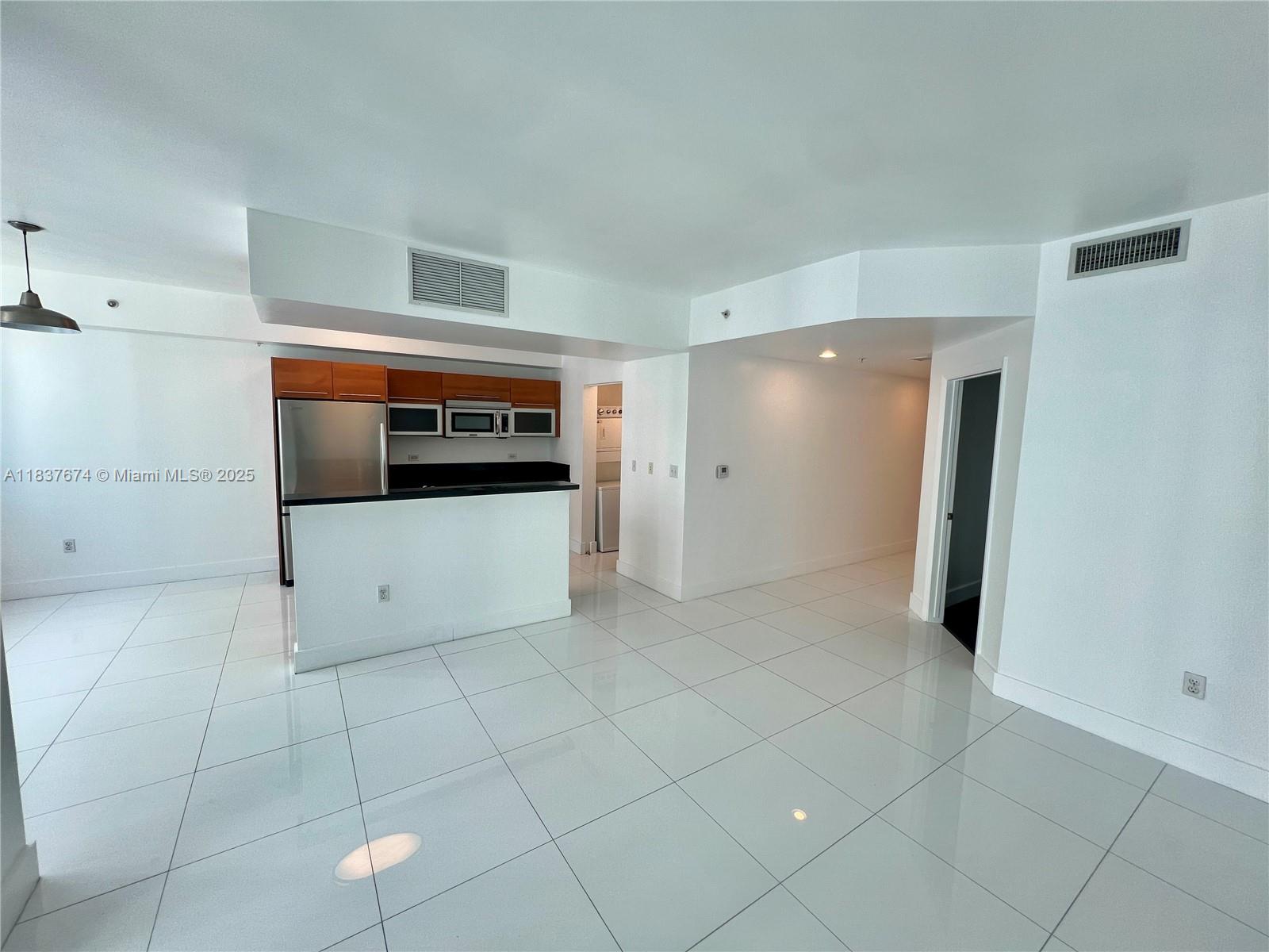 253 NE 2nd St 1808