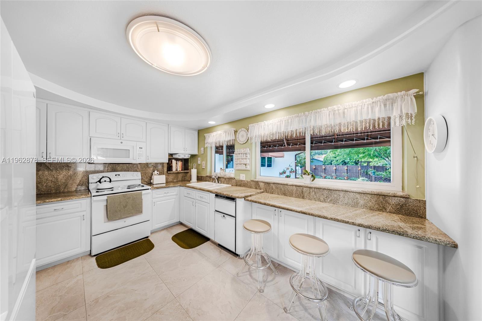 REV PL SEC 2 CC ESTATES - Residential