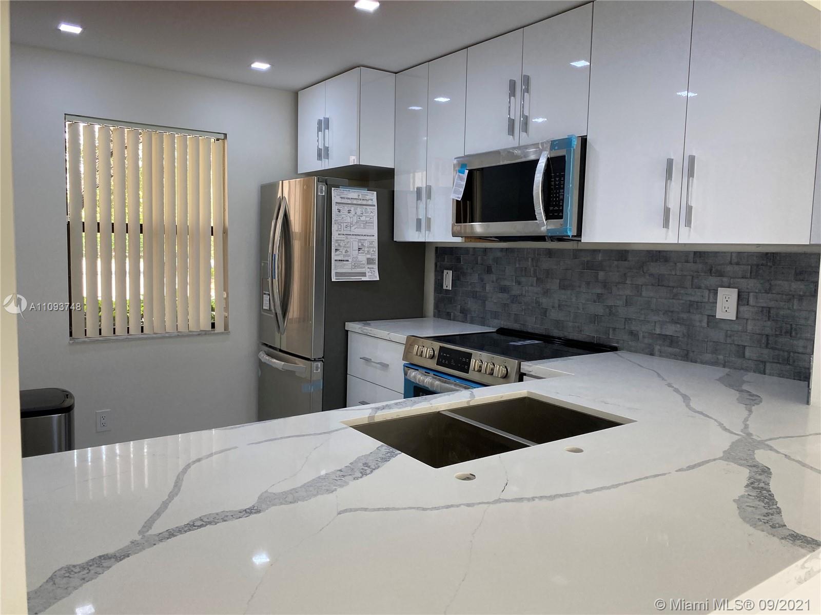 SUNRISE LAKES 173 CONDO - Residential