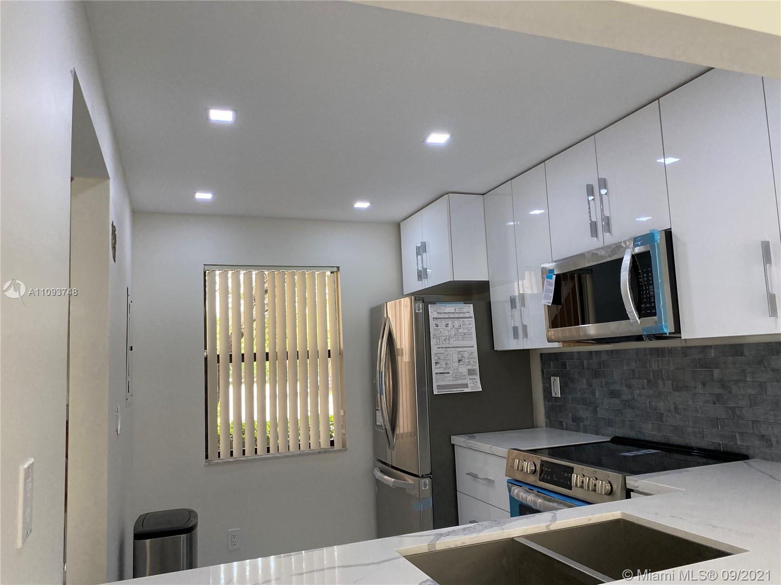 SUNRISE LAKES 173 CONDO - Residential