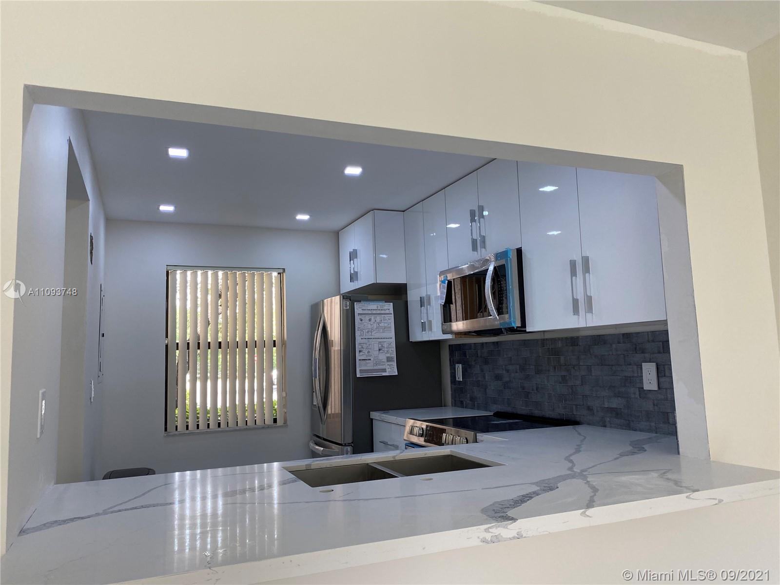 SUNRISE LAKES 173 CONDO - Residential