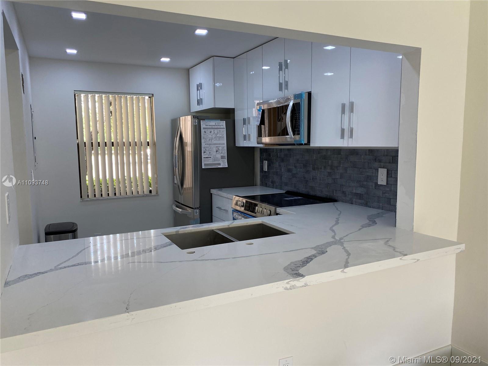 SUNRISE LAKES 173 CONDO - Residential