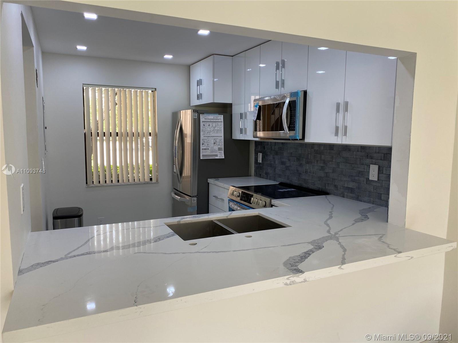 SUNRISE LAKES 173 CONDO - Residential