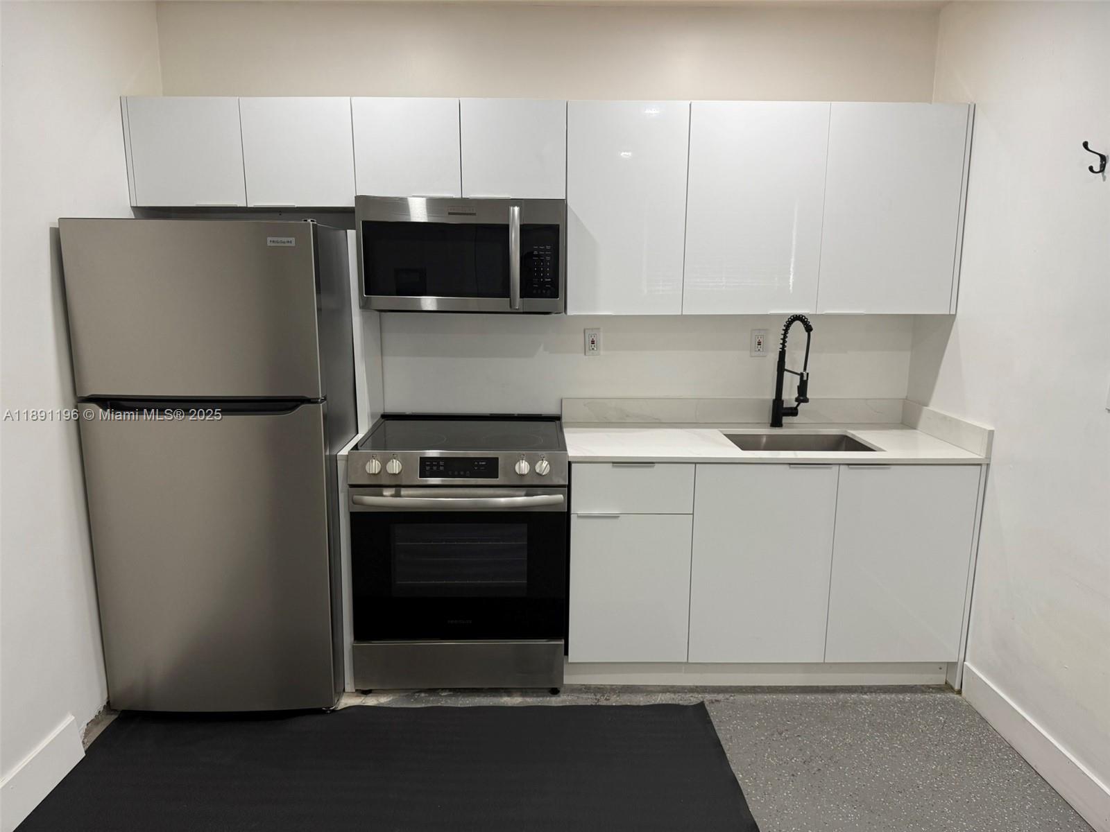 EAST PLANTATION 2ND SEC - Residential Lease