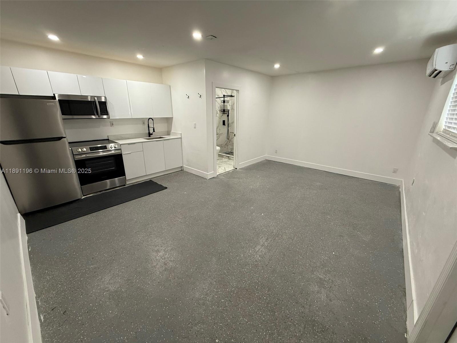 EAST PLANTATION 2ND SEC - Residential Lease
