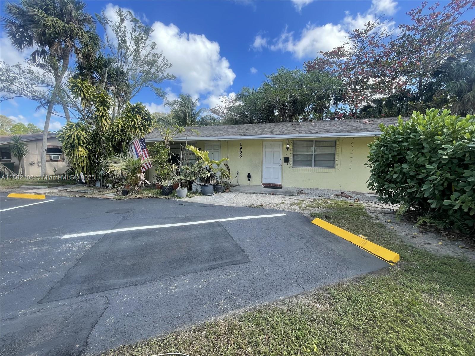 Rental Property at 1986 Sw 28th Ln 2, Fort Lauderdale, Broward County, Florida - Bedrooms: 2 
Bathrooms: 1  - $2,195 MO.