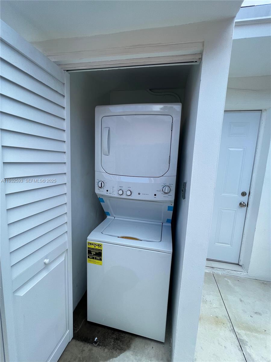 CAROUSSO ESTATES - Residential Lease