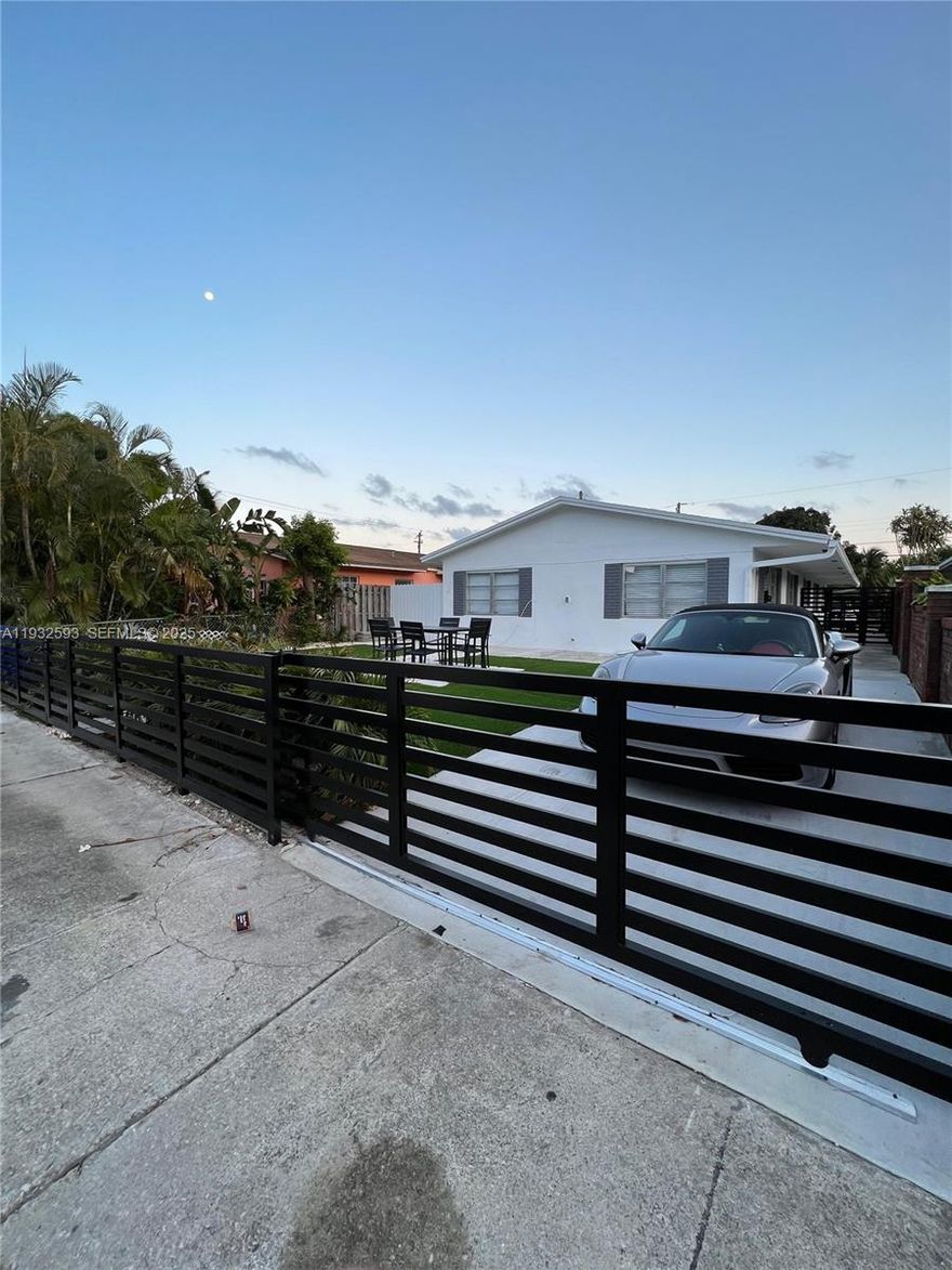 Fully remodeled 2-bedroom, 1-bath duplex offering in-unit washer and dryer, a private patio, and modern finishes throughout. Prime Hollywood location close to the beach, downtown, and restaurants. First, last, and security required. No HOA. Small Pets ok.