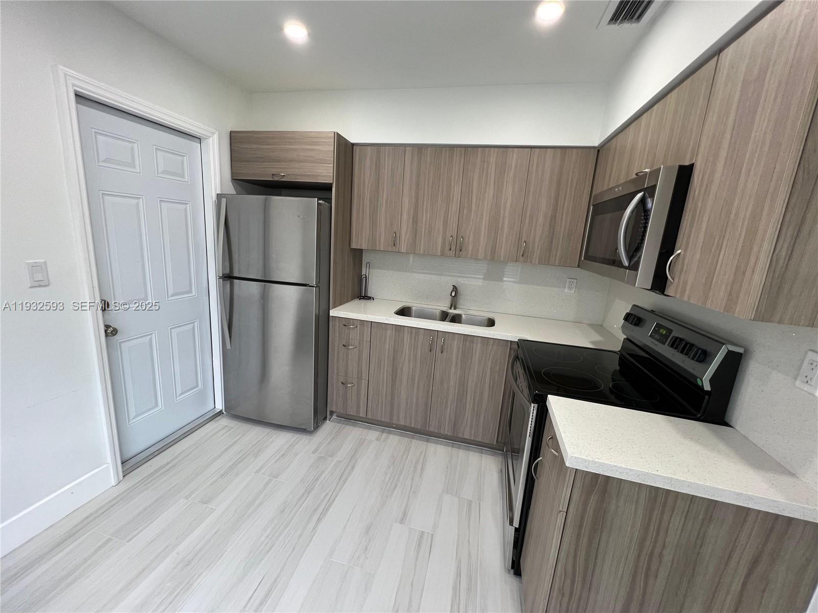 CAROUSSO ESTATES - Residential Lease