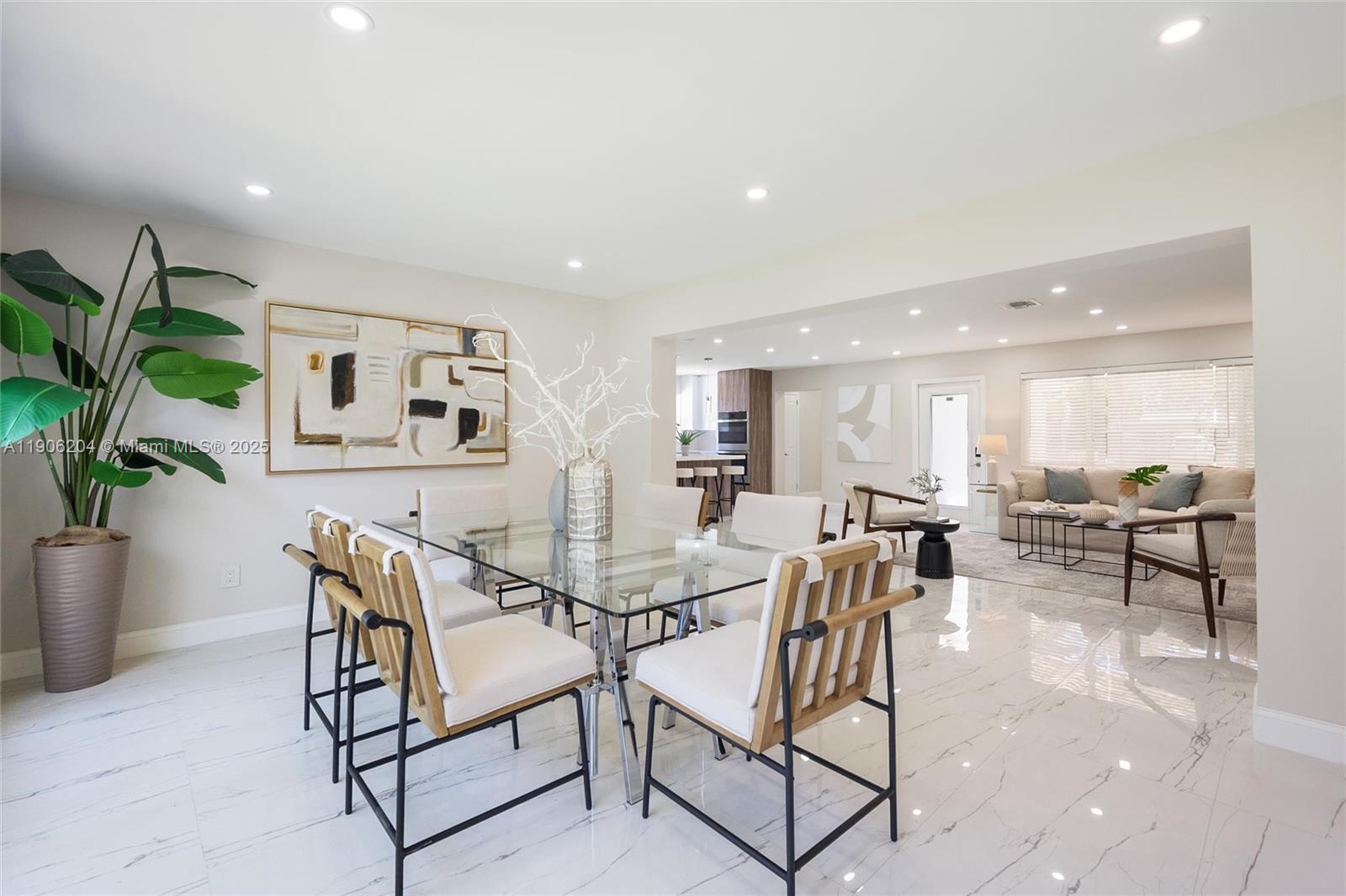 HOLLYWOOD HOMESITES HIGH - Residential Lease