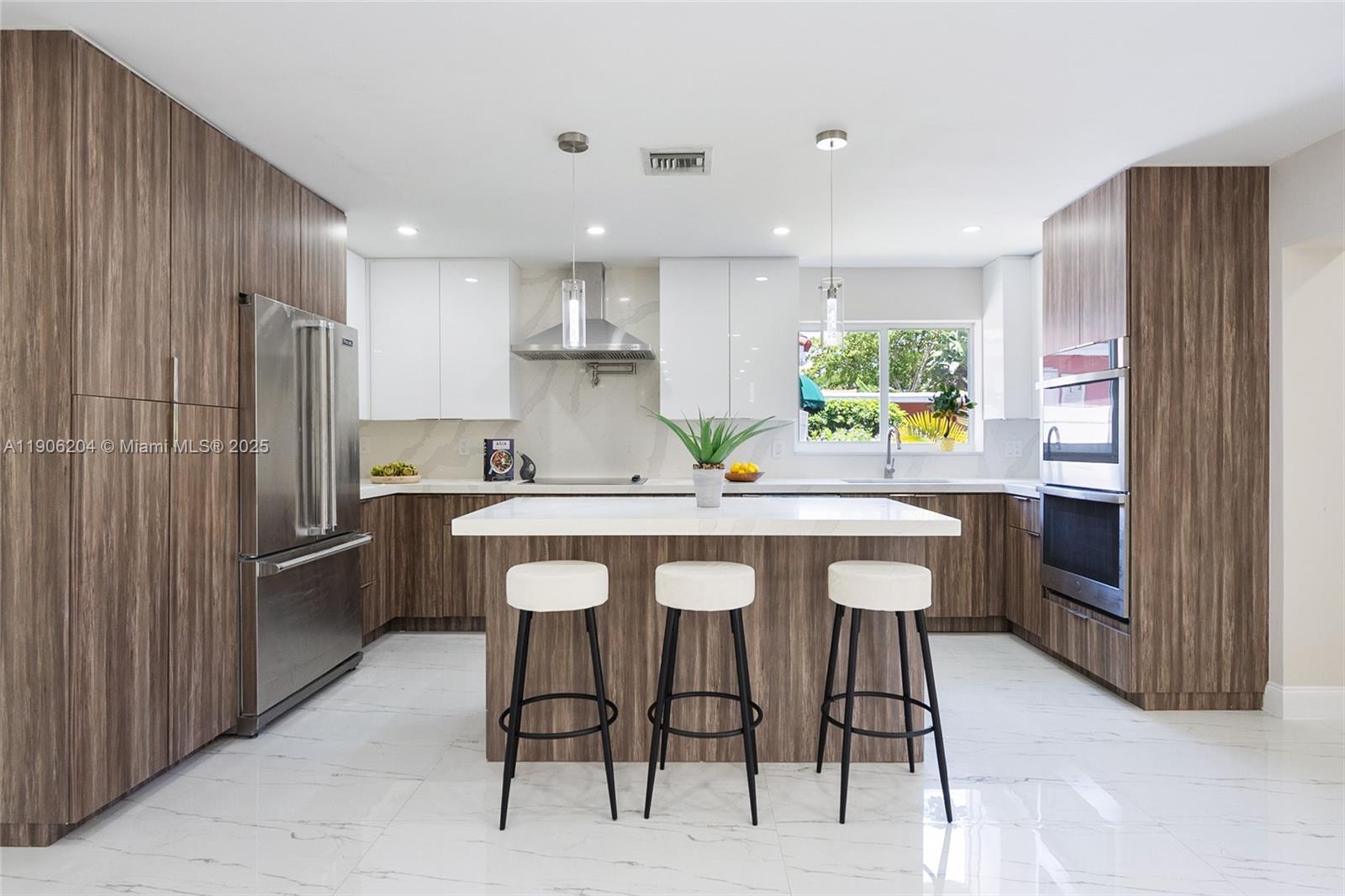 View photos, virtual tours, details... 1510 Coolidge St