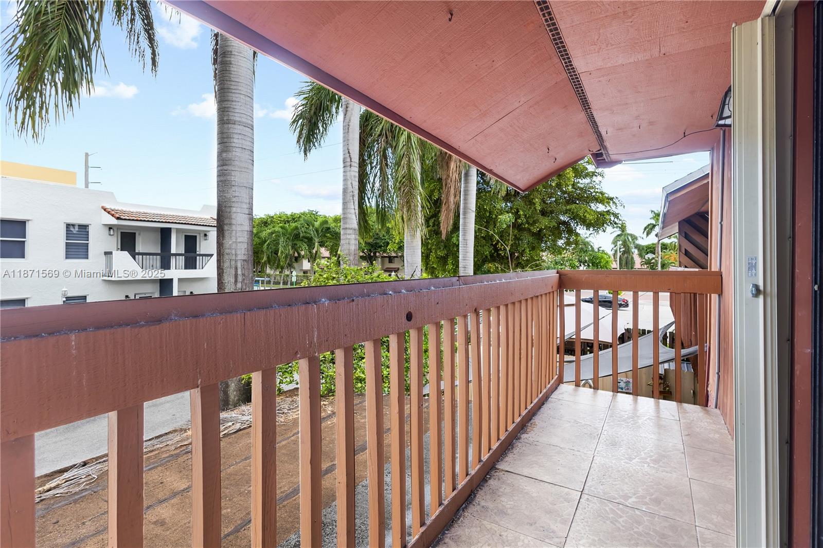 MIDWAY TRAIL PH I CONDO - Residential