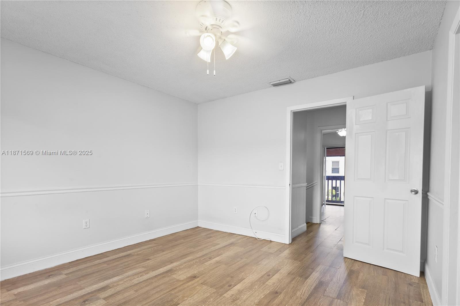 MIDWAY TRAIL PH I CONDO - Residential