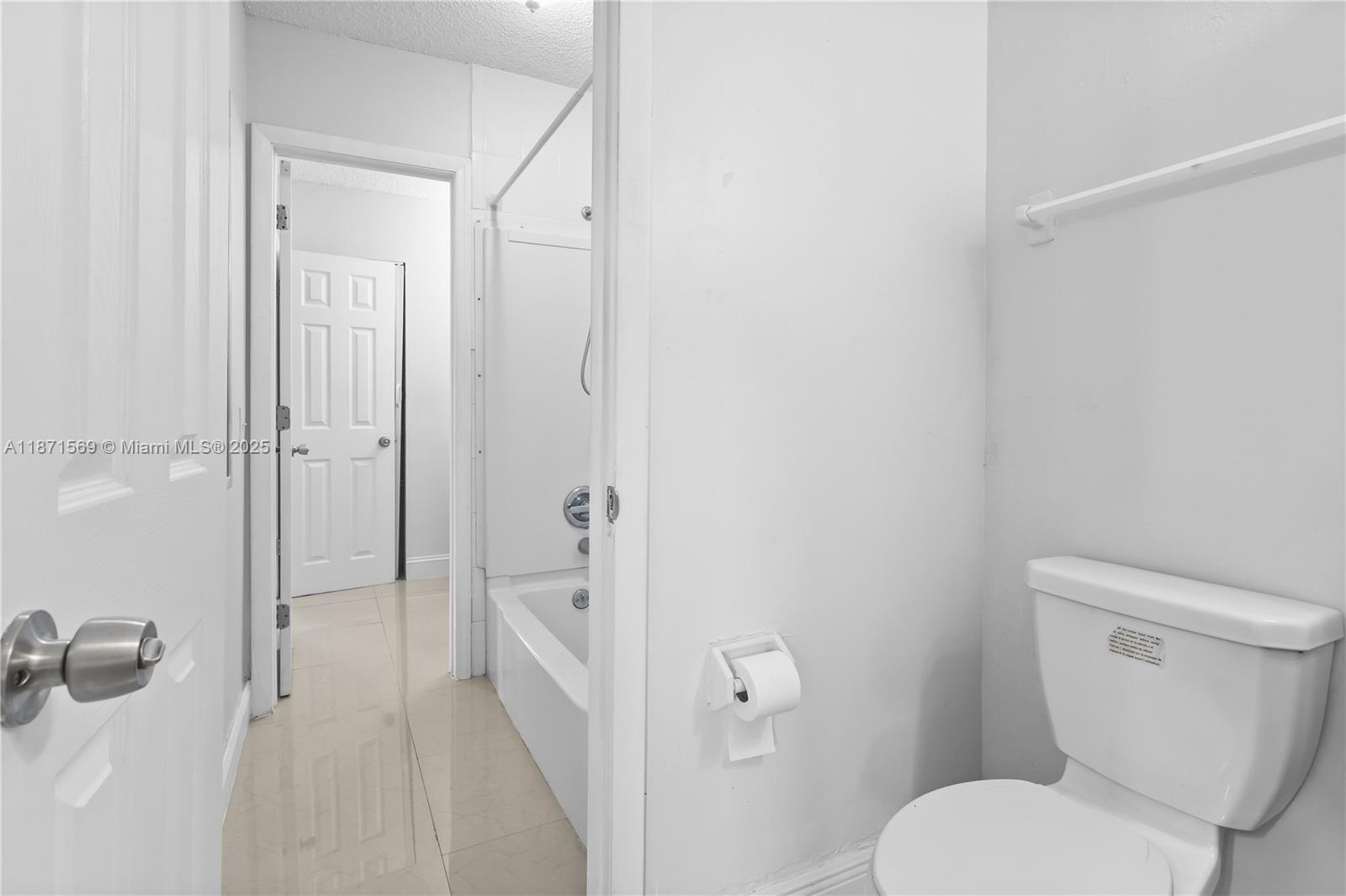 MIDWAY TRAIL PH I CONDO - Residential