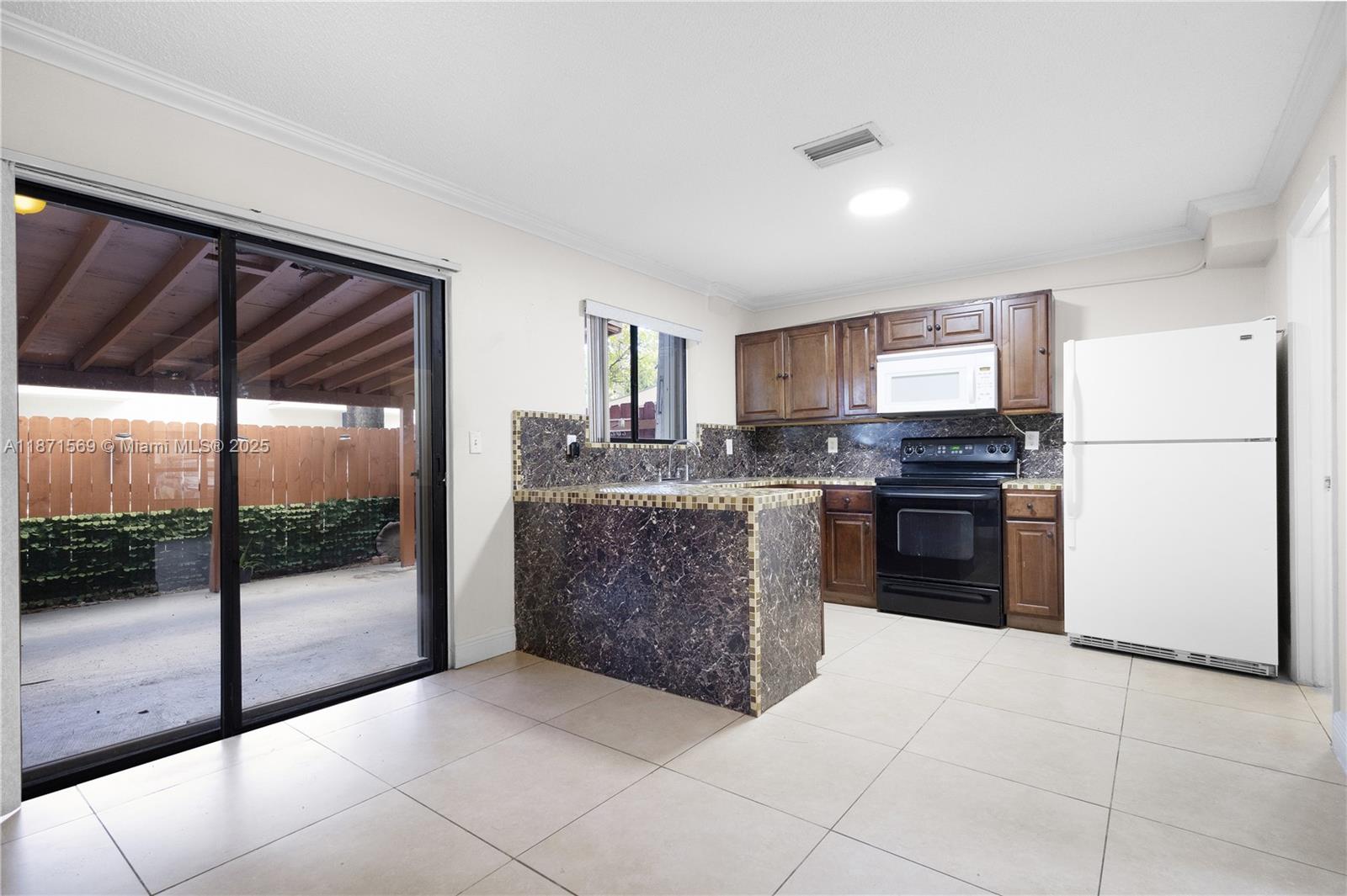 MIDWAY TRAIL PH I CONDO - Residential