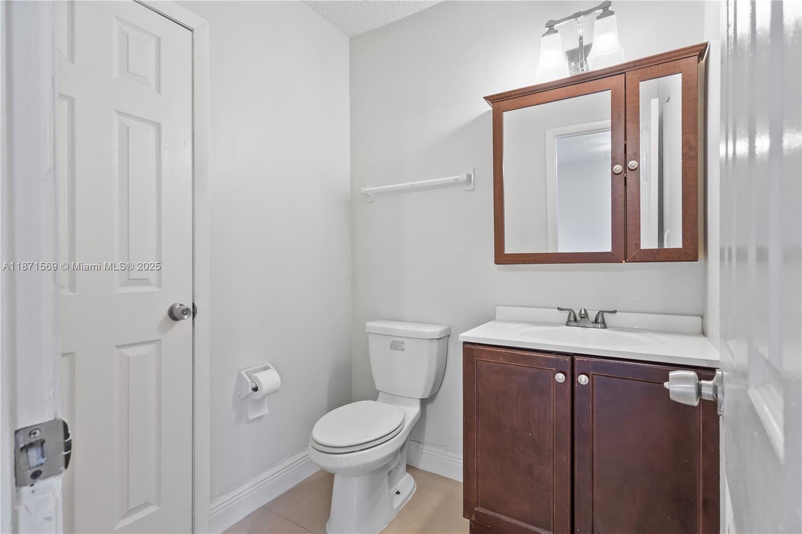 MIDWAY TRAIL PH I CONDO - Residential