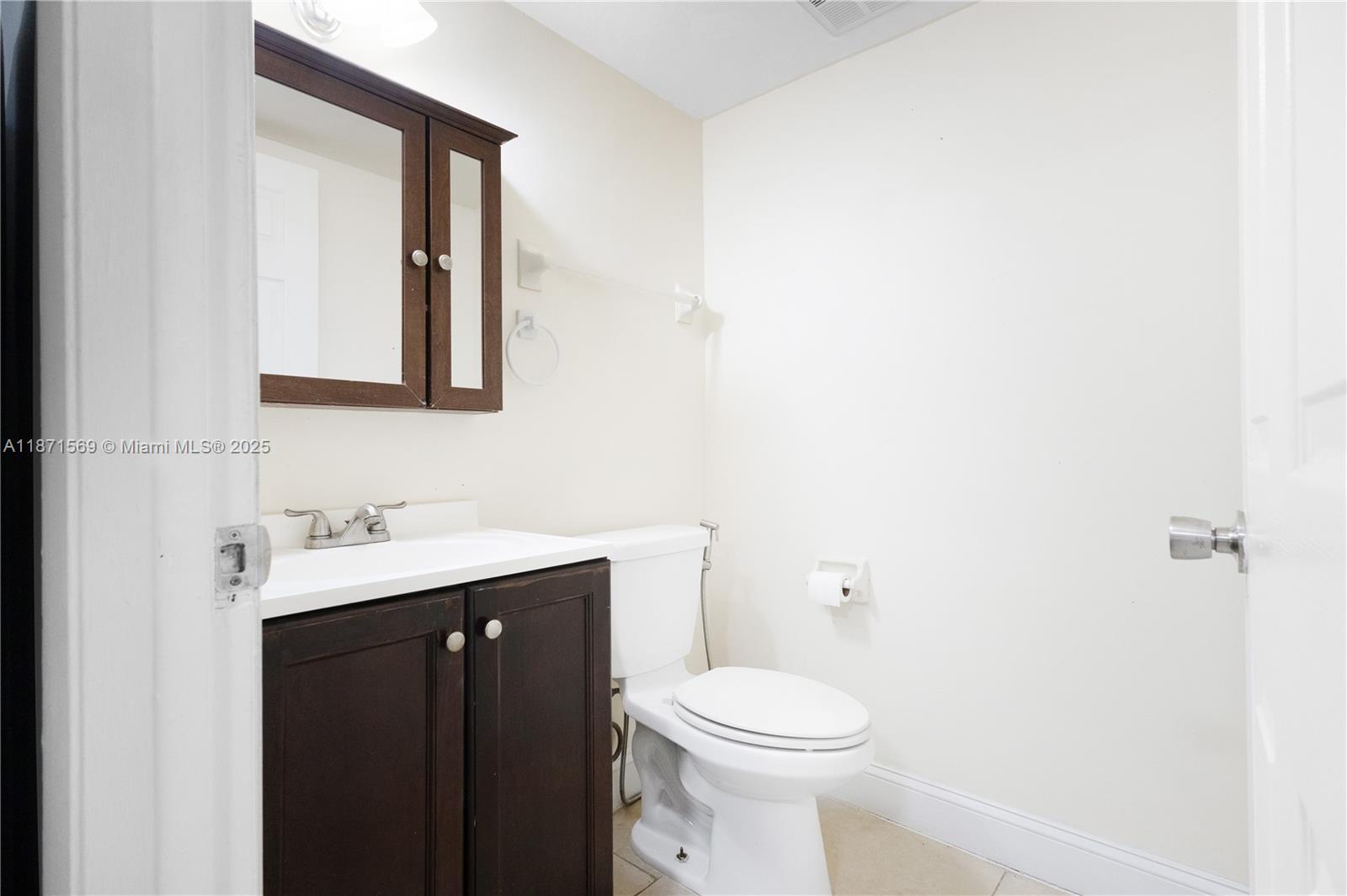 MIDWAY TRAIL PH I CONDO - Residential