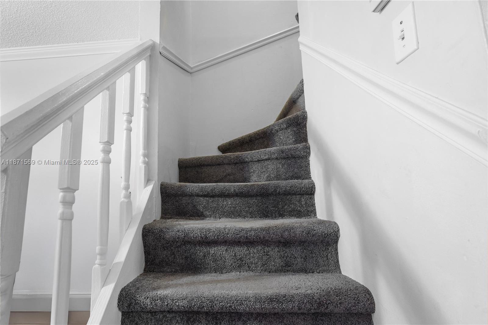 MIDWAY TRAIL PH I CONDO - Residential