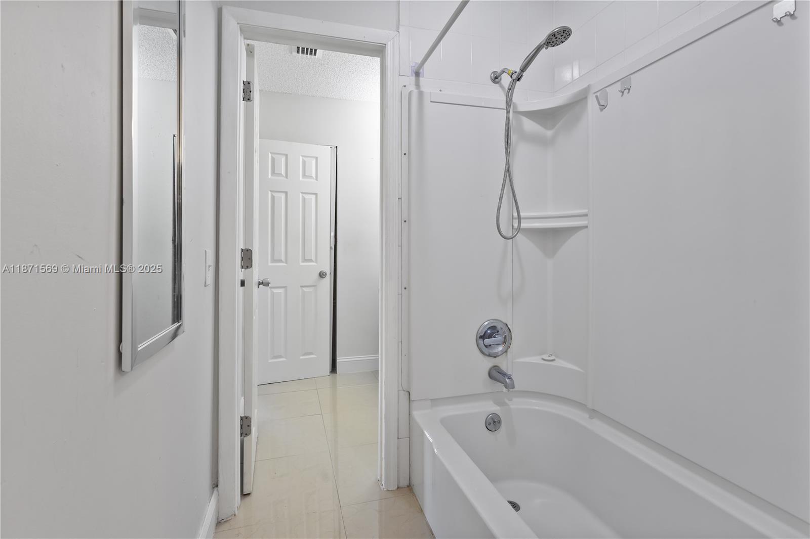 MIDWAY TRAIL PH I CONDO - Residential