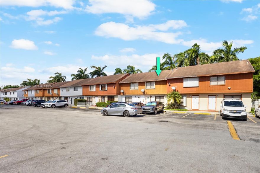 Excellent investment opportunity! This 2-bedroom, 2.5-bath townhouse offers a high return of approx. 10%. Property features 2 assigned parking spaces, spacious layout, and no association fees. Prime location on  Fontainebleau area, close to shopping, dining, and major highways. Perfect for investors seeking strong rental income with low expenses. Easy to show!