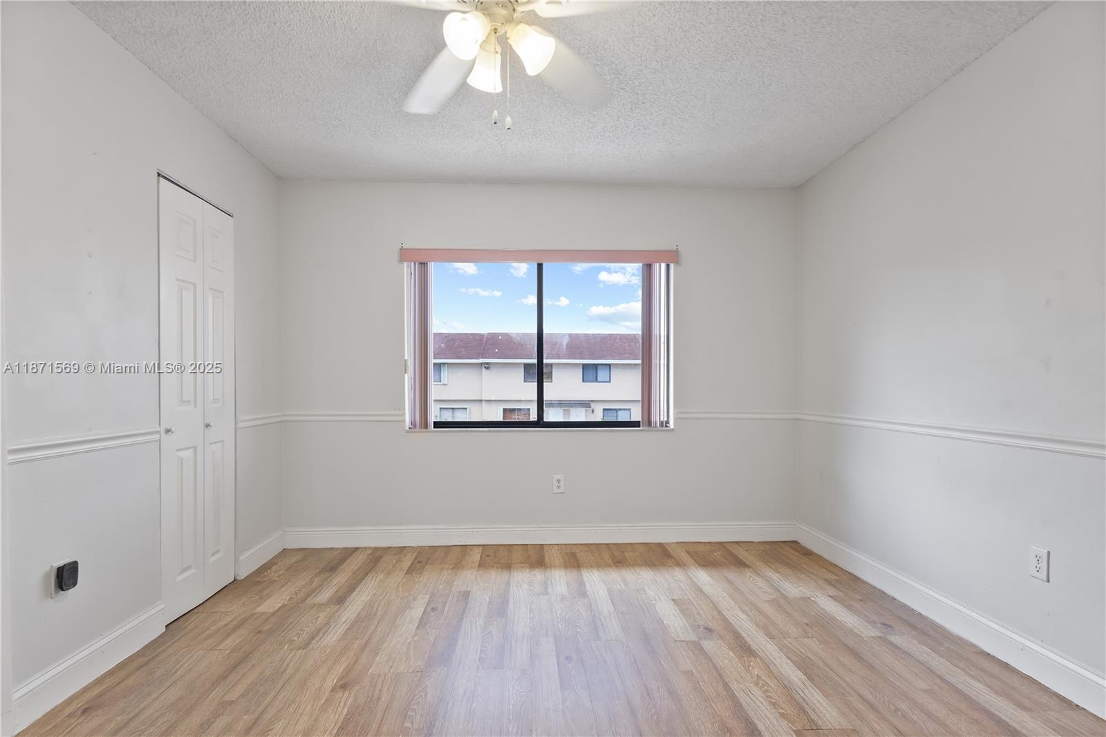 MIDWAY TRAIL PH I CONDO - Residential