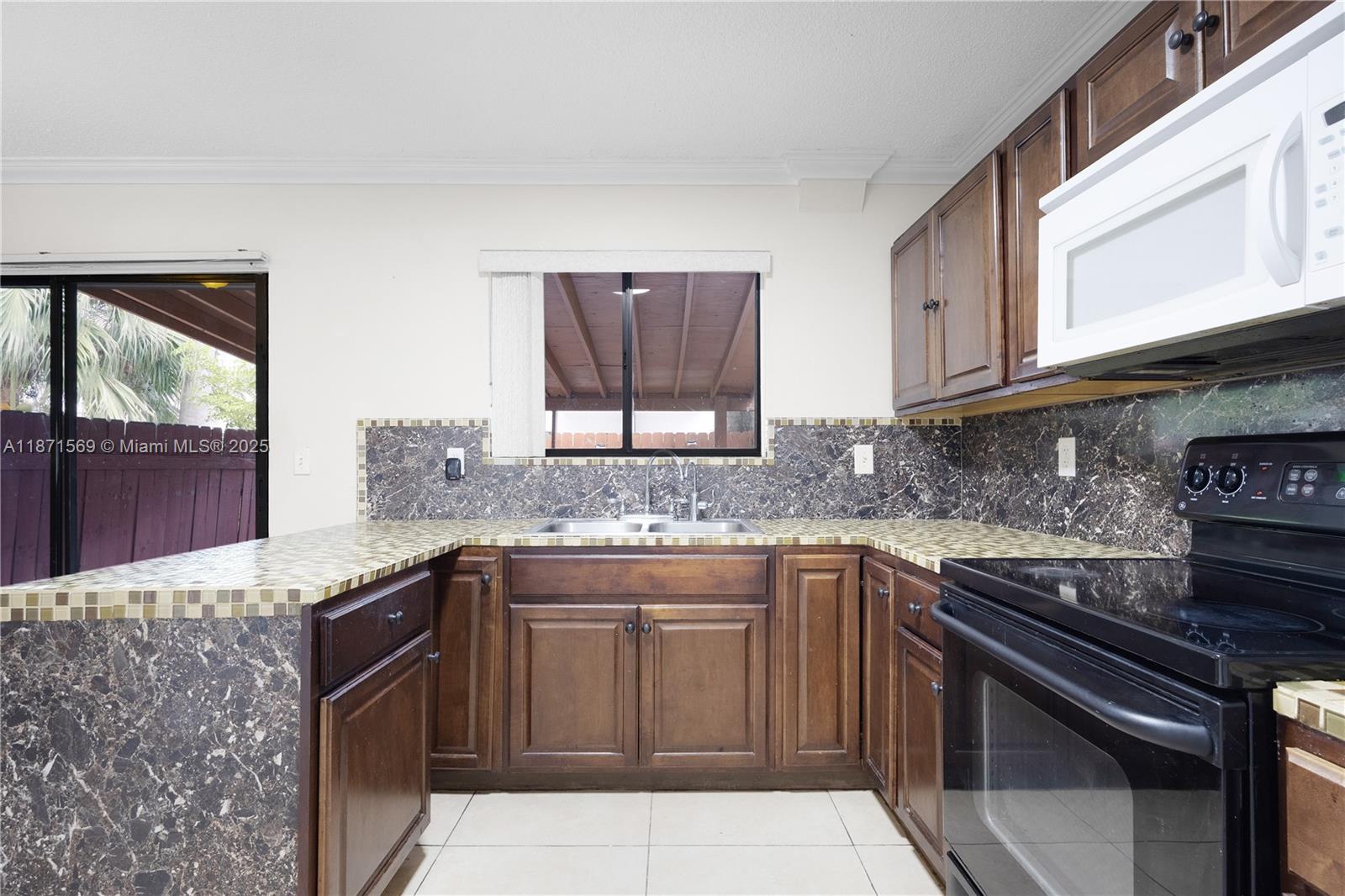 MIDWAY TRAIL PH I CONDO - Residential