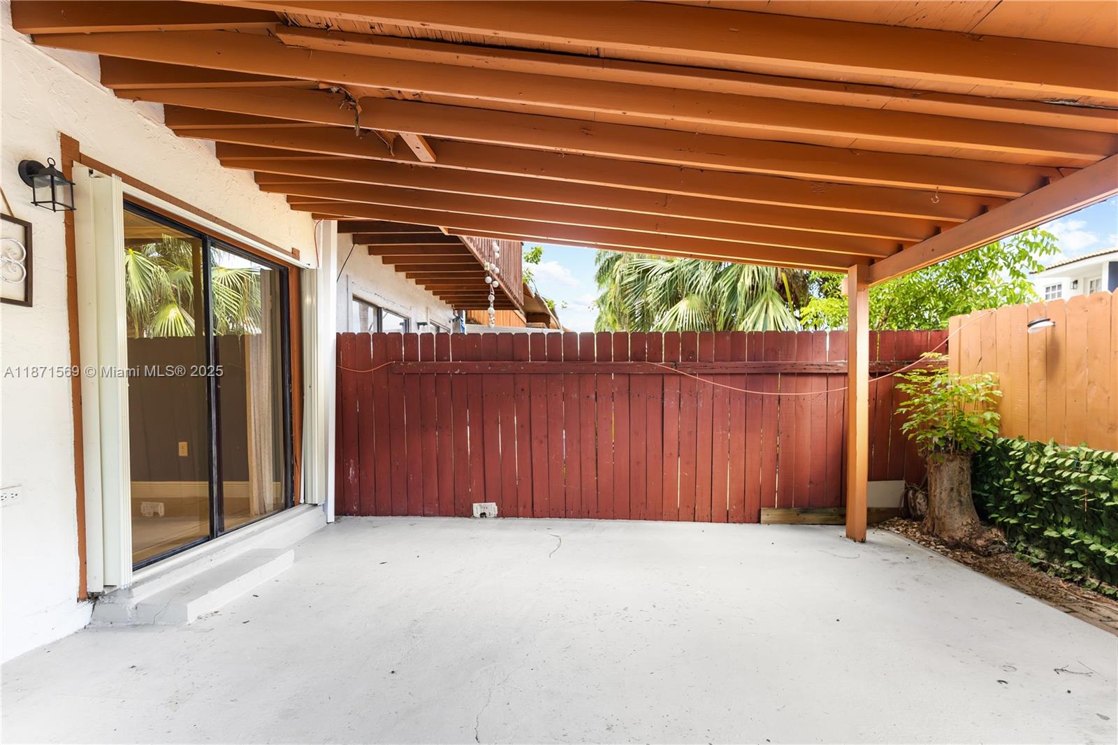 MIDWAY TRAIL PH I CONDO - Residential