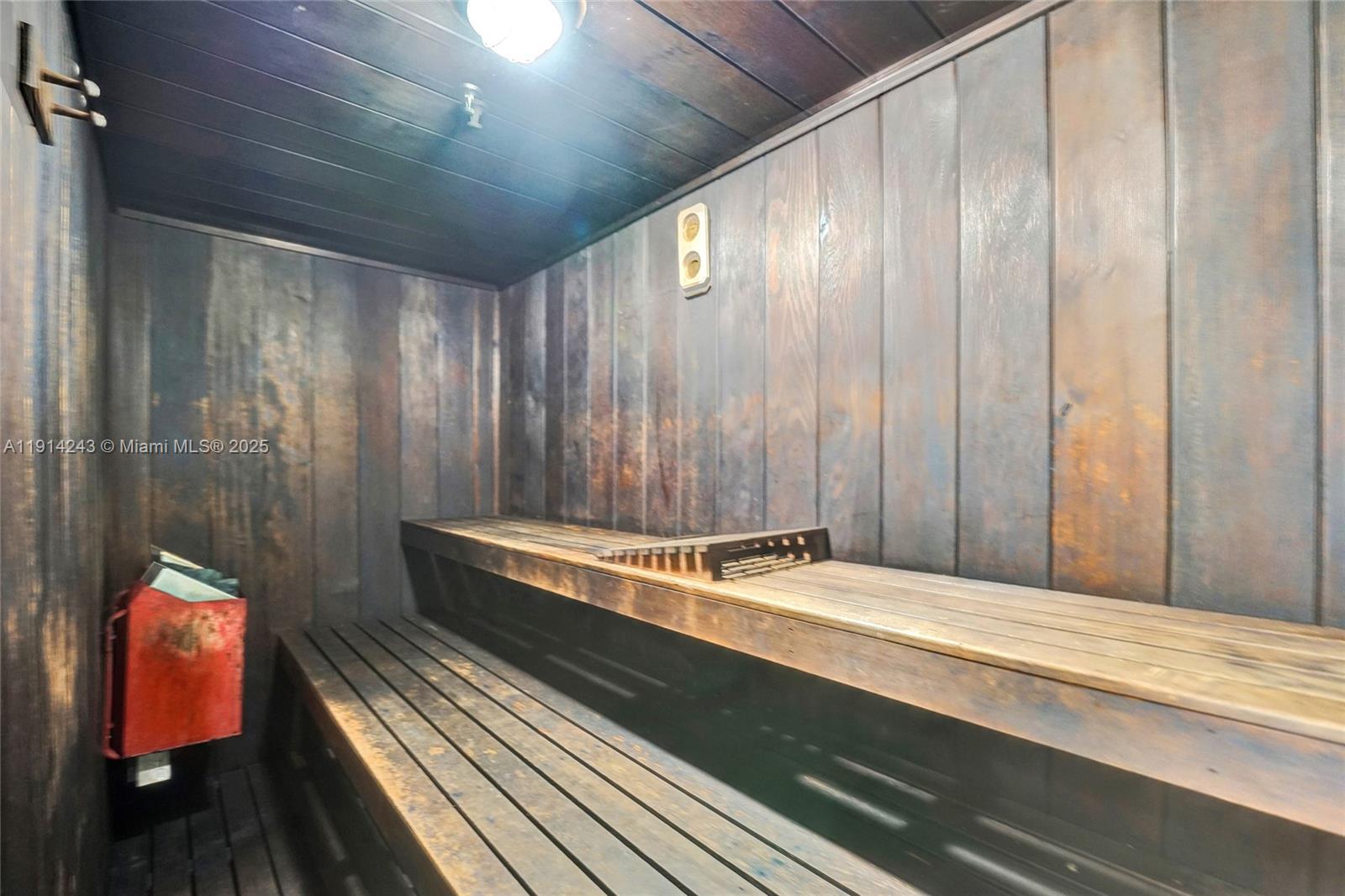 SUMMIT CONDO - Residential Lease