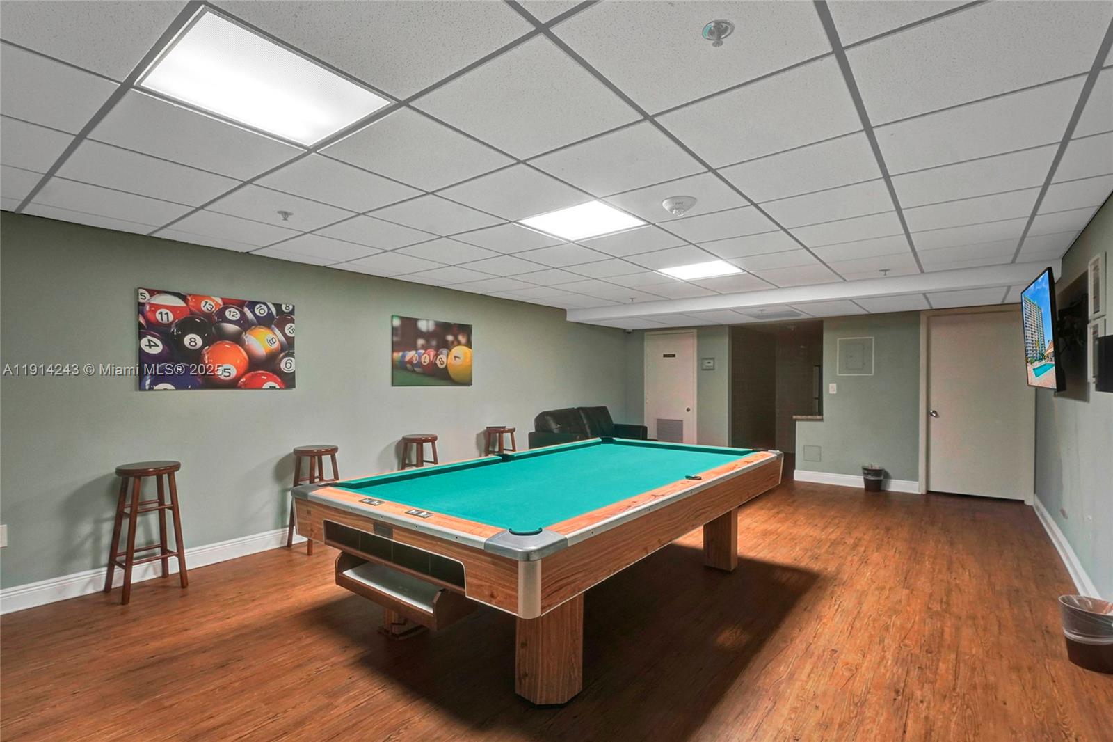 SUMMIT CONDO - Residential Lease