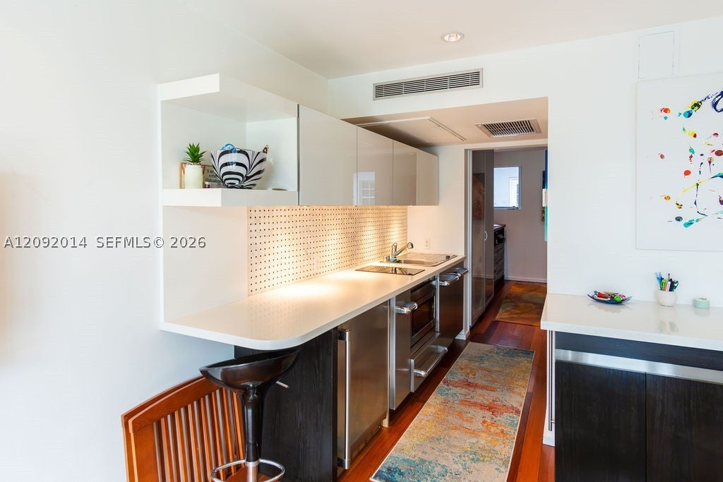 1601 West Ave 209