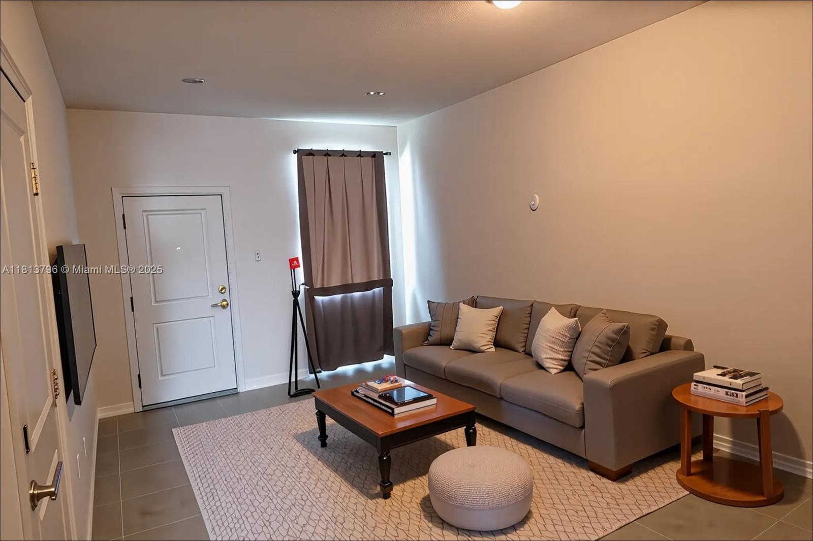 PINE ISLE - Residential
