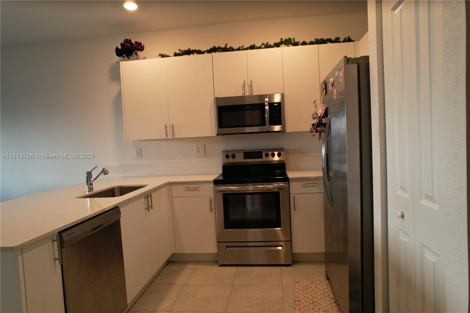 PINE ISLE - Residential