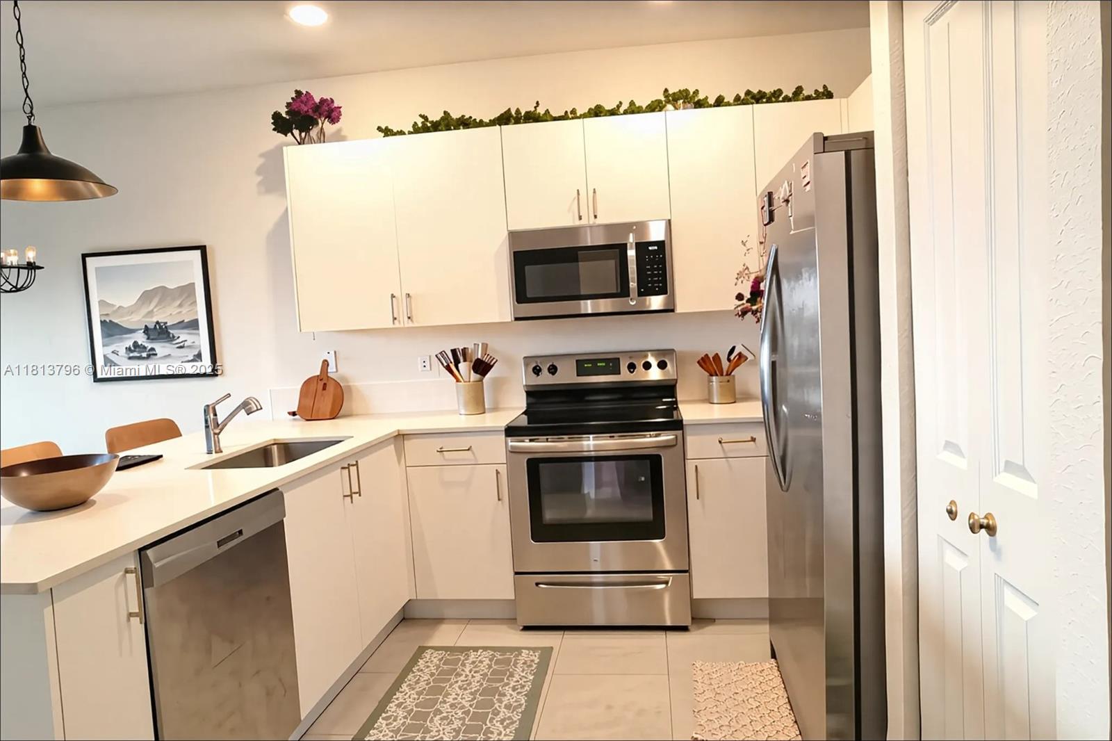 PINE ISLE - Residential