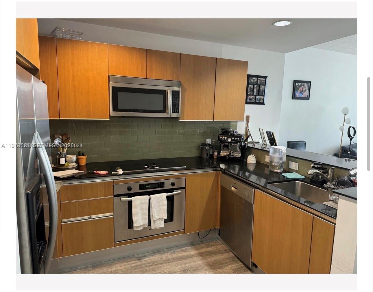 1060 Brickell Ave 1613