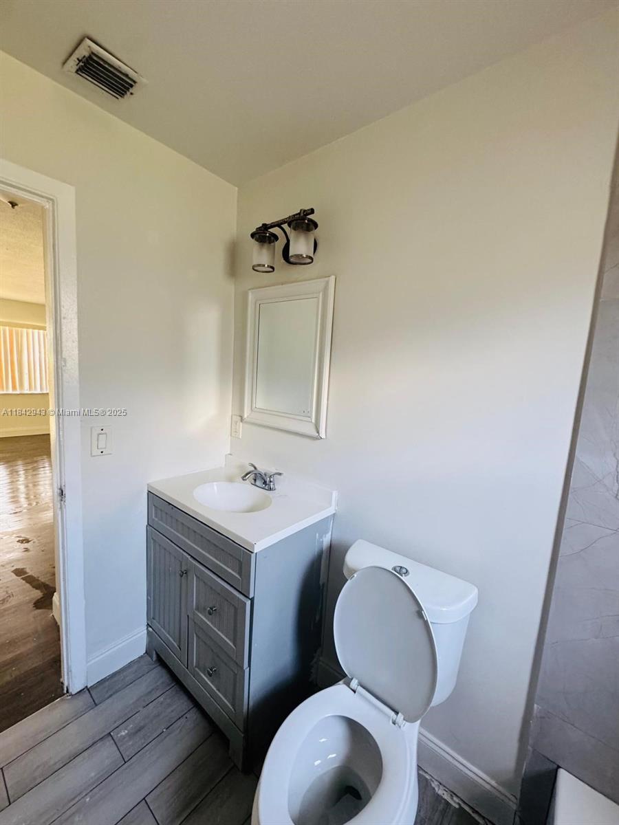 JOHNSONS SUB WPB - Residential Lease