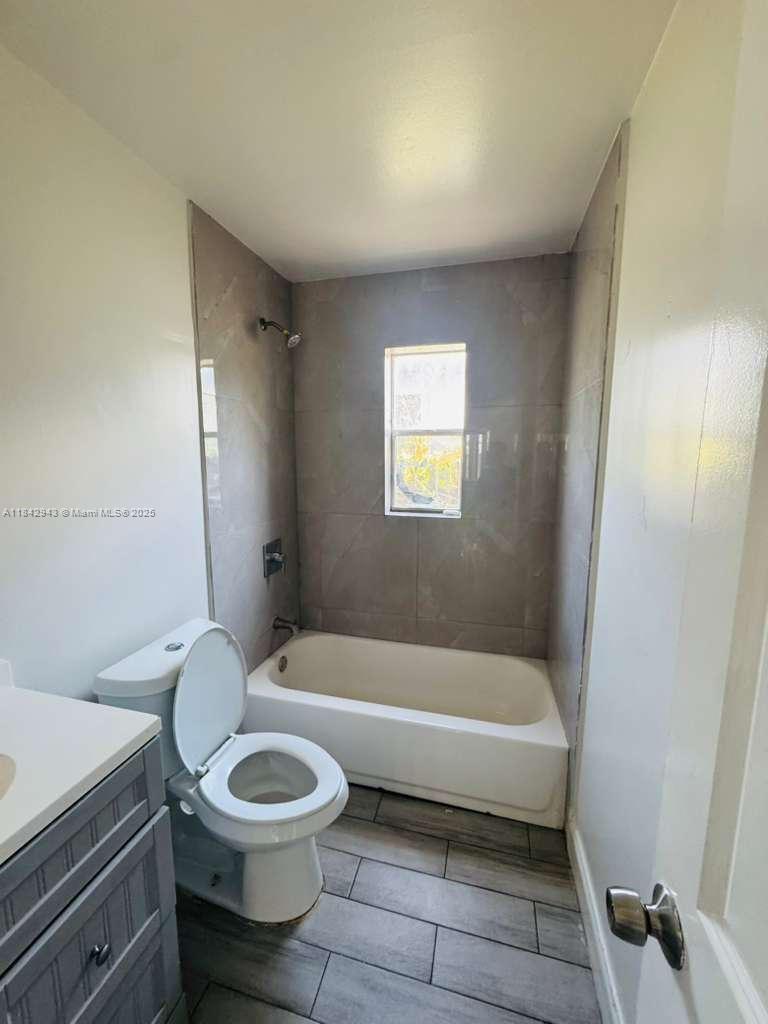 JOHNSONS SUB WPB - Residential Lease