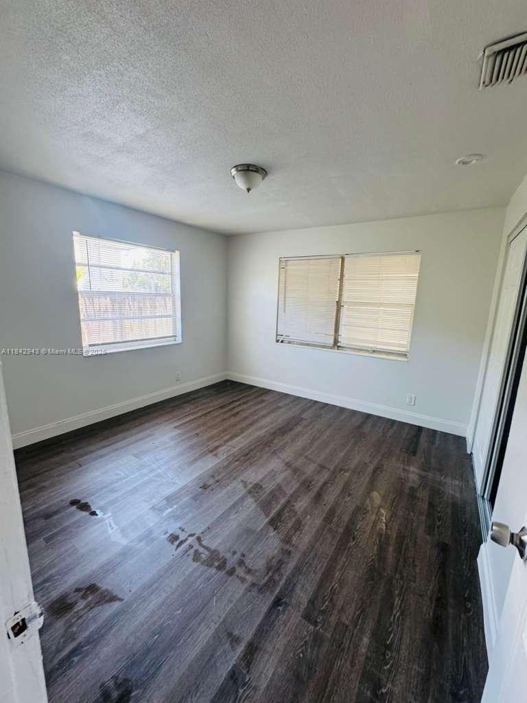 JOHNSONS SUB WPB - Residential Lease