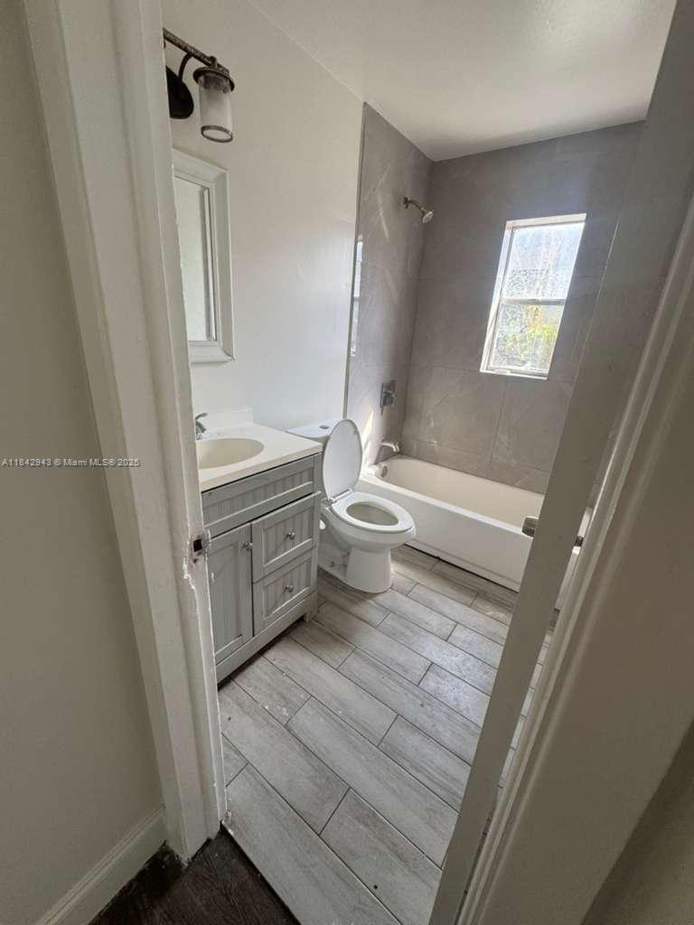JOHNSONS SUB WPB - Residential Lease