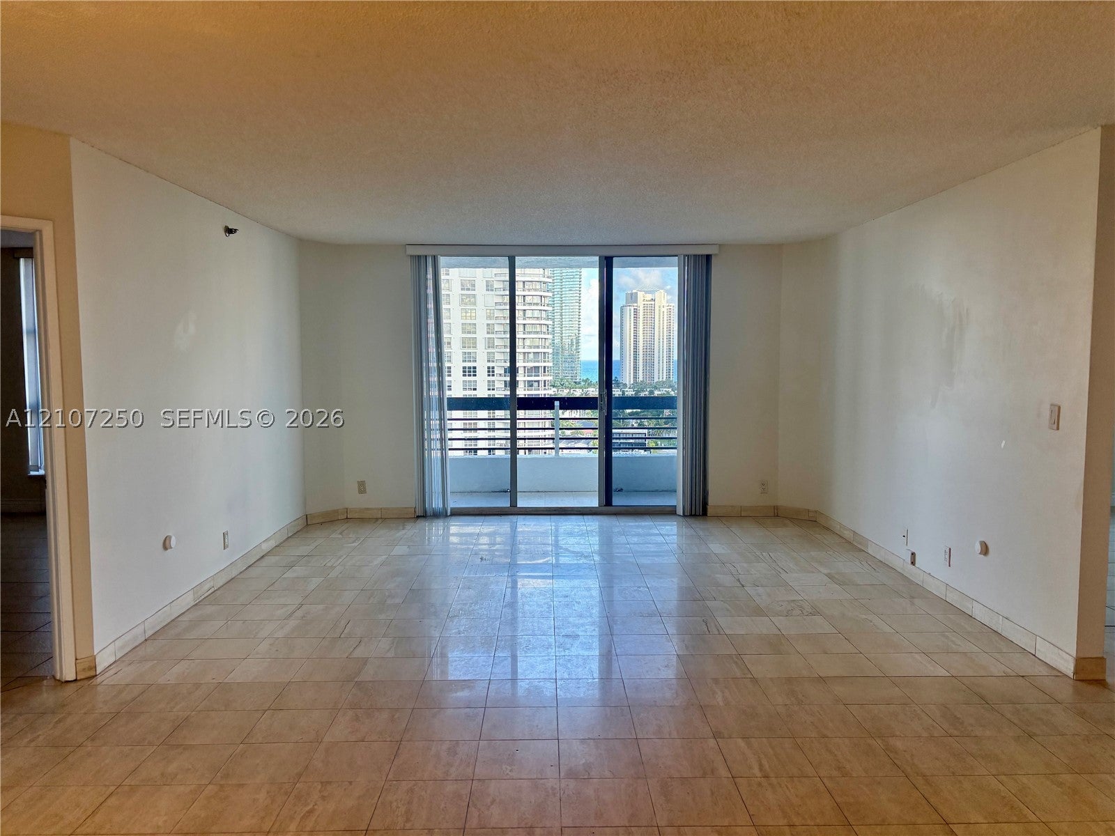 3600 Mystic Pointe Dr 1717