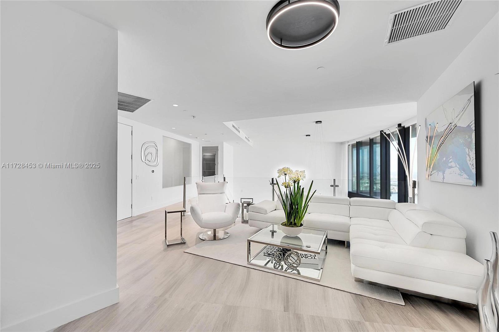 18555 COLLINS AVENUE COND - Residential