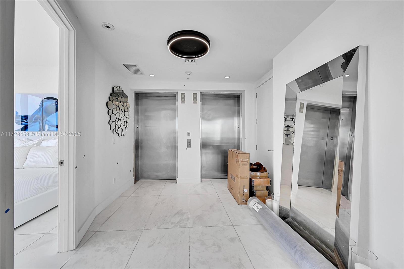 18555 COLLINS AVENUE COND - Residential